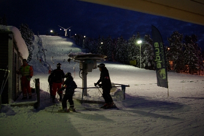 Slalom i vårdkasbacken